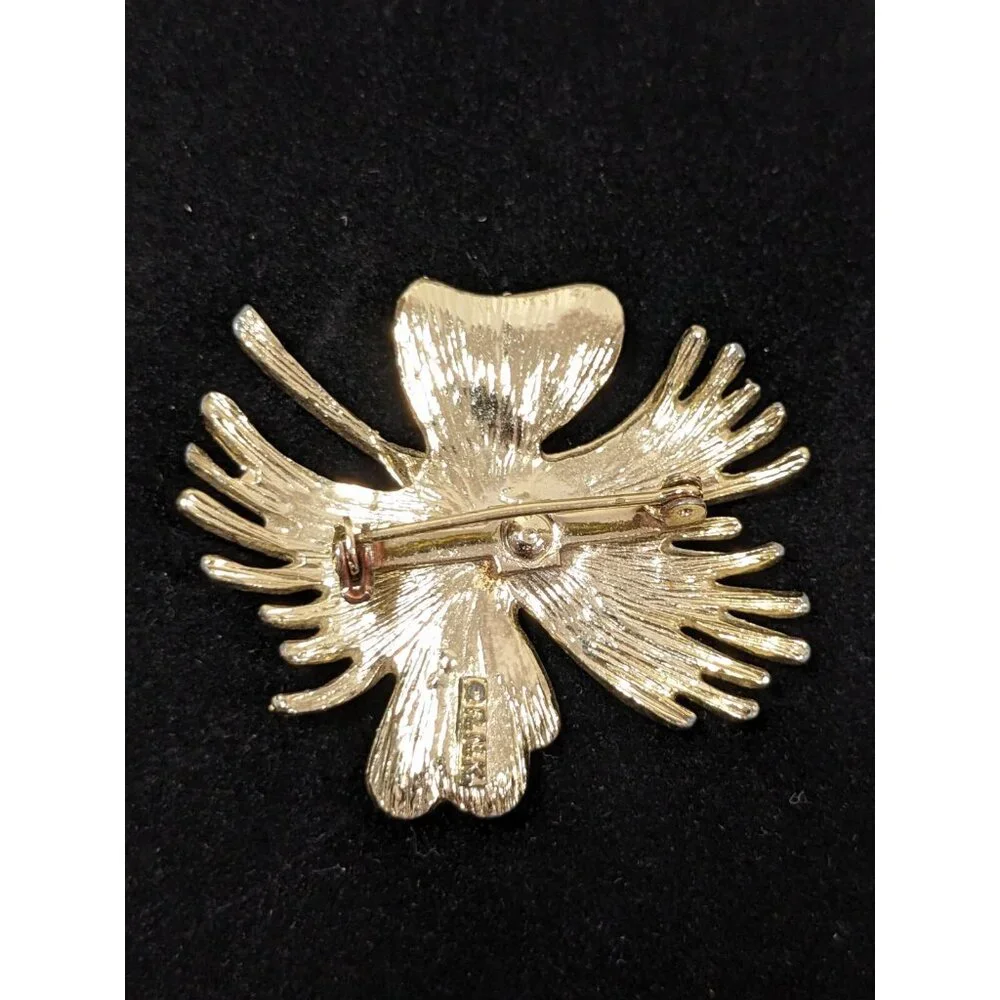Vintage ORNK Hibiscus Flower‎ Gold Tone Brooch Pin